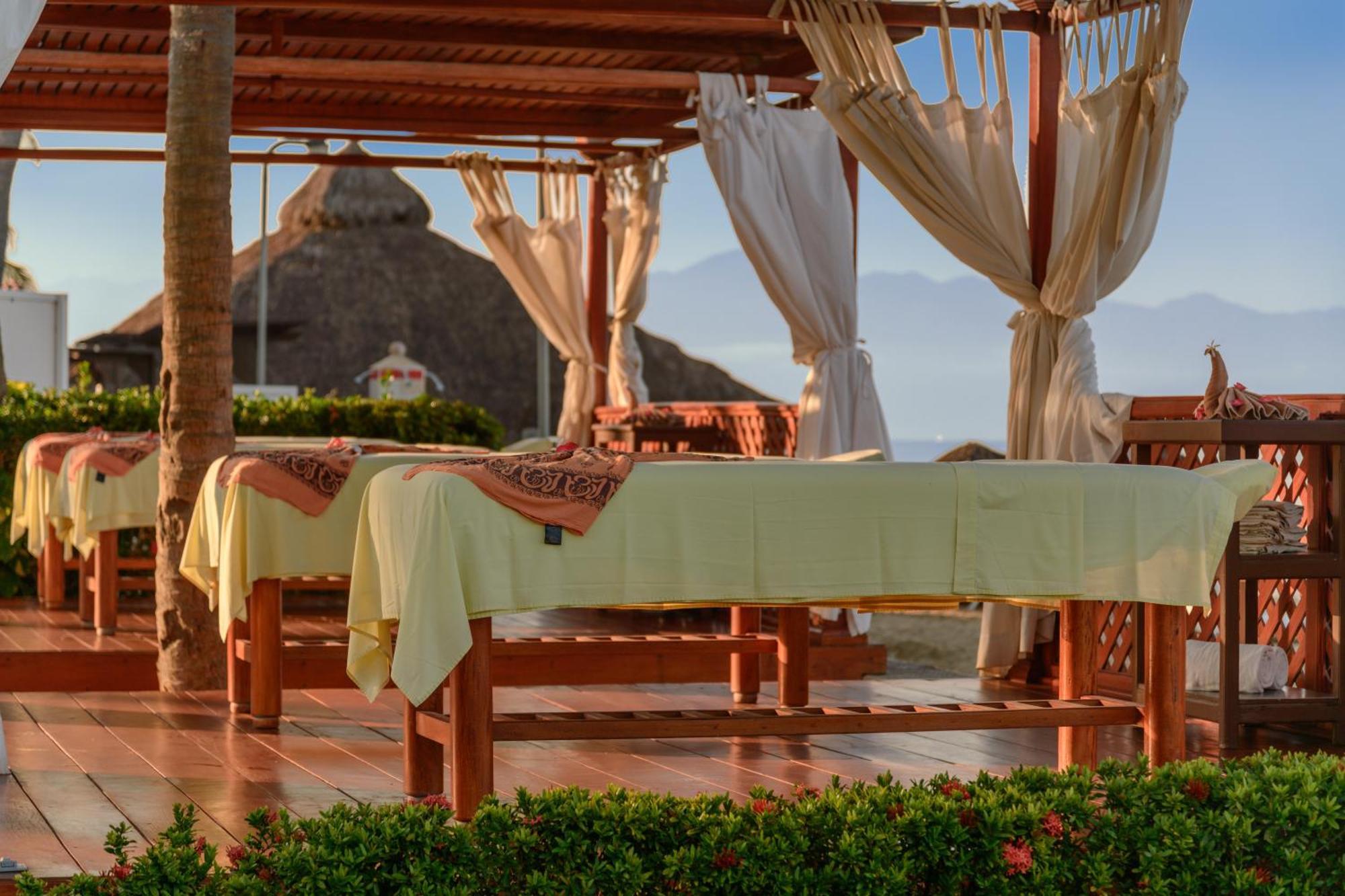 Grand Decameron Complex Bucerias, A Trademark All-Inclusive Resort Extérieur photo